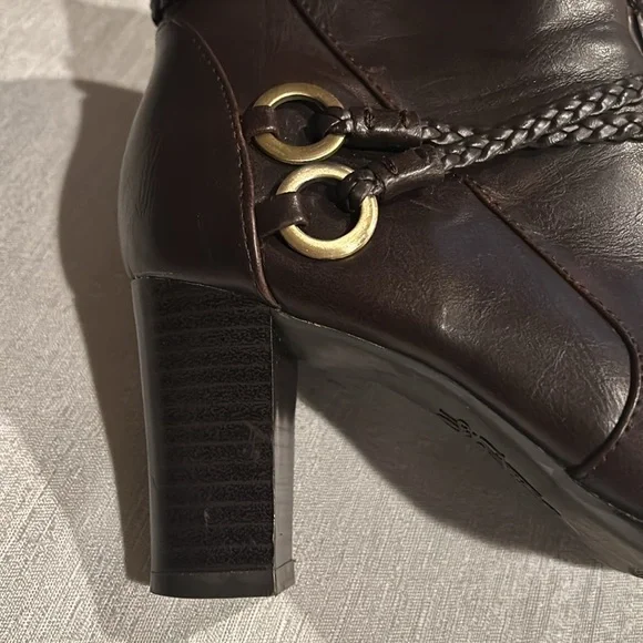 Life Stride ‘Yohanna’ Deep Dark Brown Ankle Booties Braided Trim Size 6.5 New - Picture 3 of 15